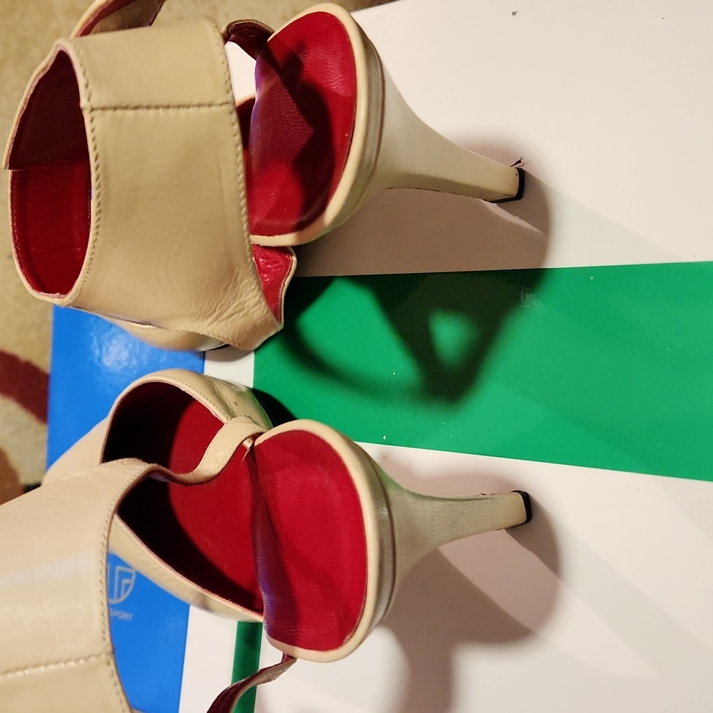 Pumps - Picture 2 of 5
